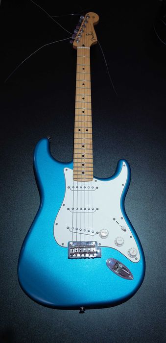 fender deluxe stratocaster - Купить электрогитары - Цена на OLX.ua