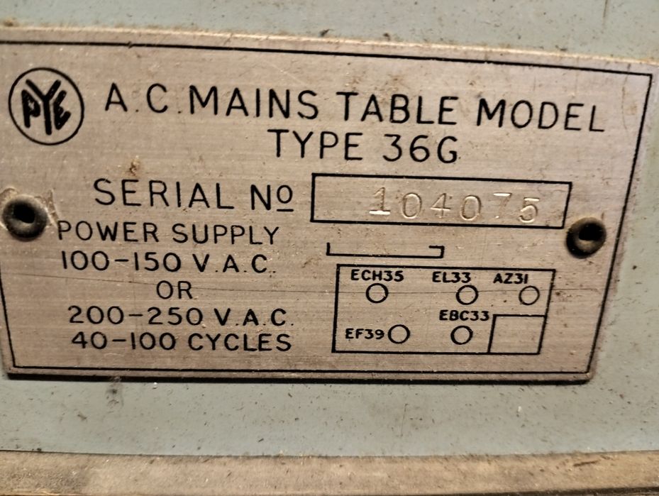 Rádio (válvulas) muito antigo PYE (ver desconto no texto)