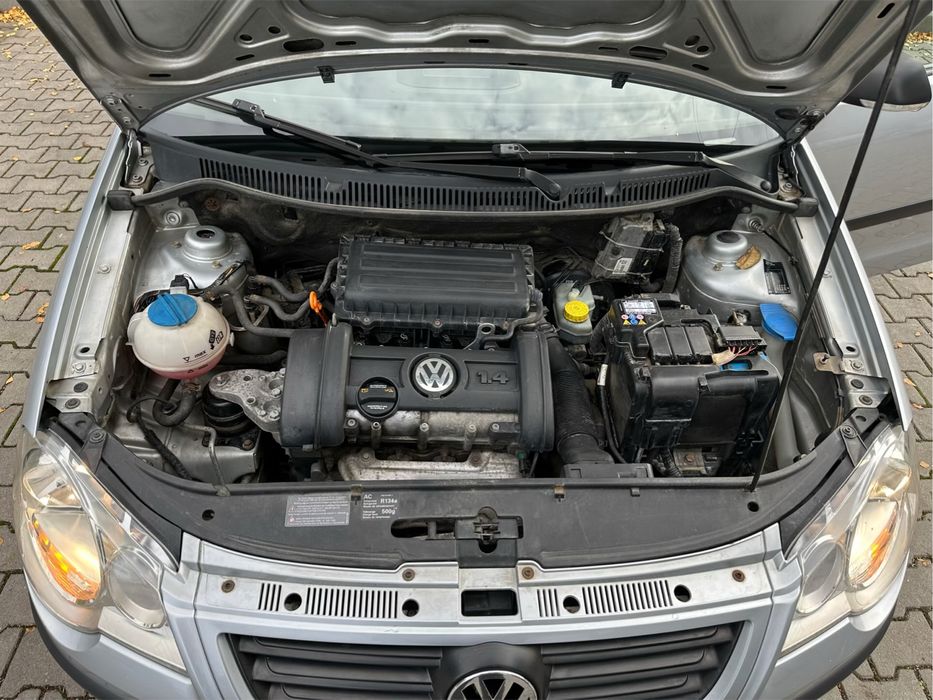 продаю VOLKSWAGEN  polo 2008