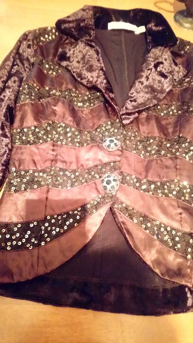 Шикарный шоколадного цвета пиджак. Италия. Новый