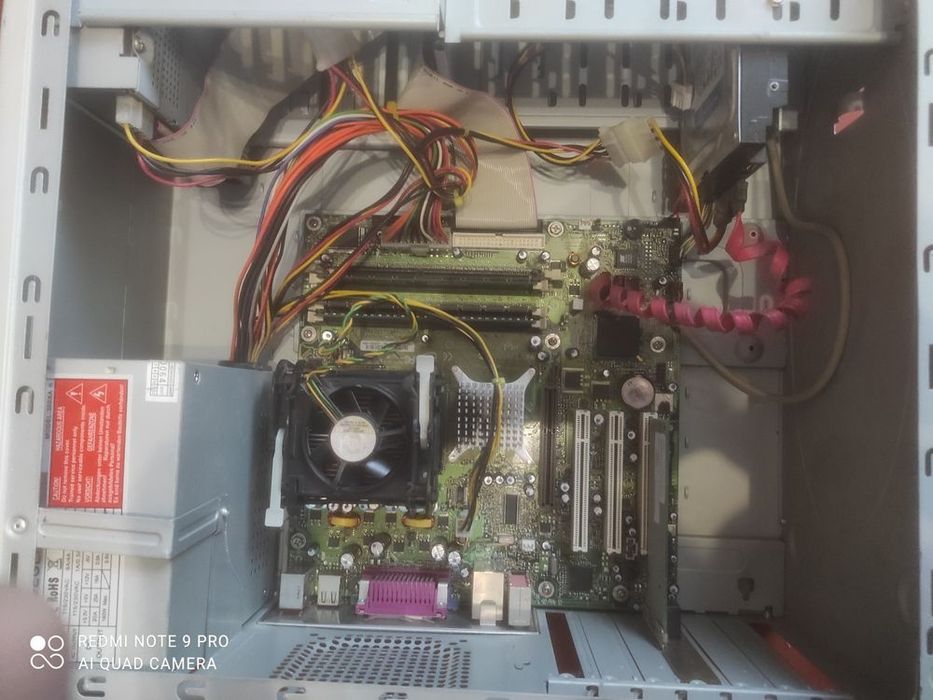 Комютер Samsung.