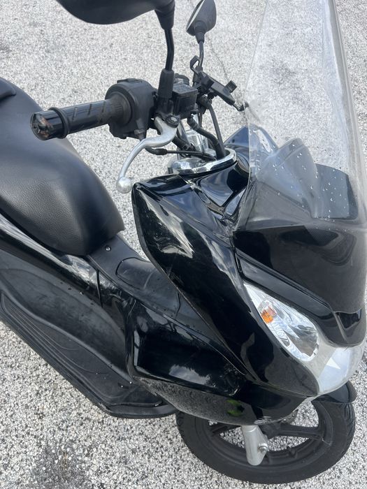 Vendo PCX 125  bem conservada!