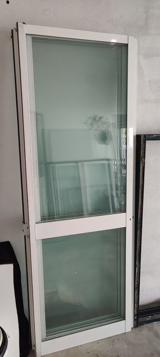 Janelas em alumínio com  vidro duplo