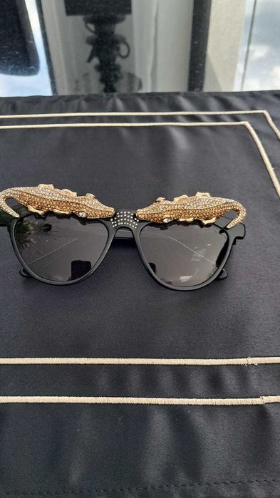 Anna dello Russo H&M okulary  krokodyle