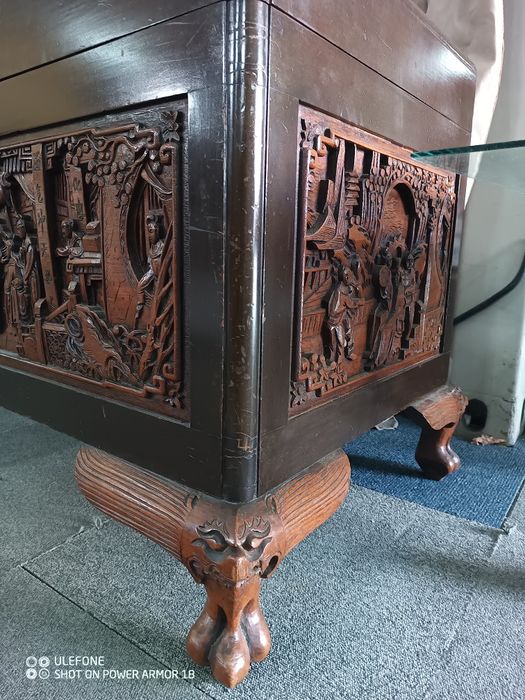 Arca antiga fabricada  em 1930 madeira antiga cânfora  fabrico  Shangai Macao