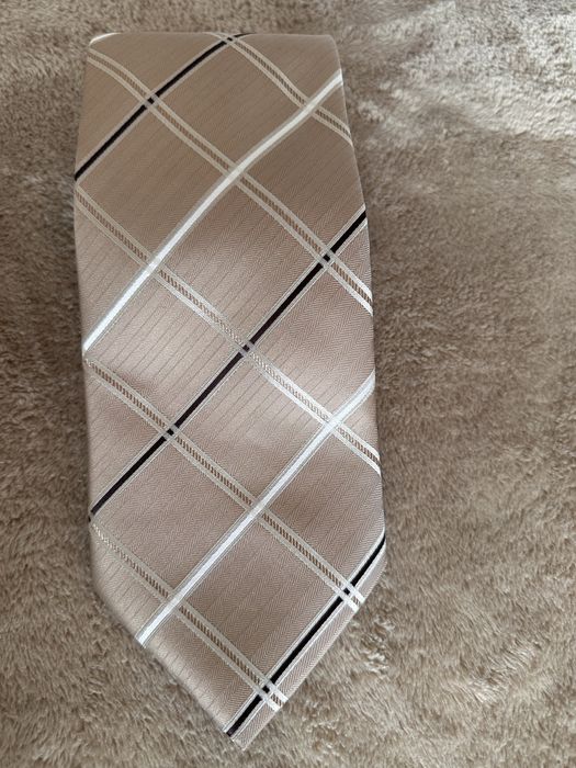 Elegancki krawat męskii nowy
