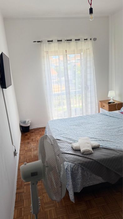 Quarto para casal margem em montijo.