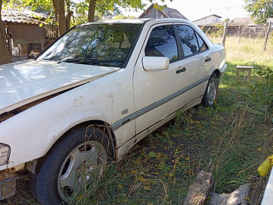 Продам Мерседес після невеликого дтп