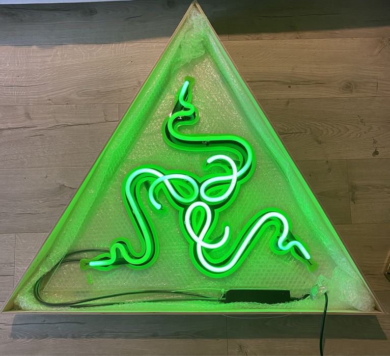 Neon Razer Lampa