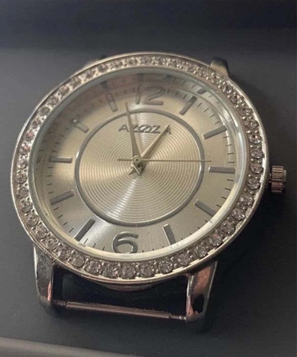 zegarek srebrny z cyrkoniami