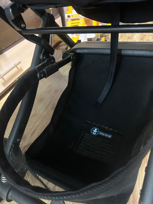 Прогулянкова коляска Cybex Beezy