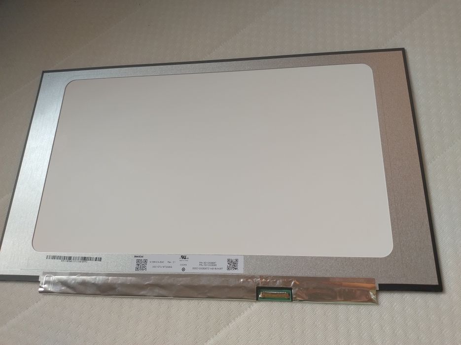 Matryca innolux N156HCA-EAC uszkodzona