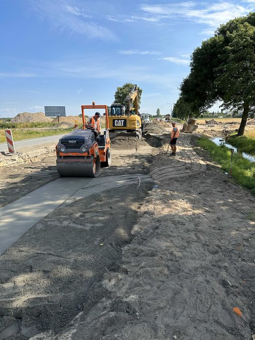 Usługi Brukarskie: Place, Parkingi, Drogi.
