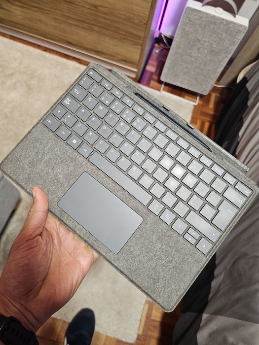 Microsoft Surface Pro Signature Keyboard with Slim Pen 2 (Alcantara)