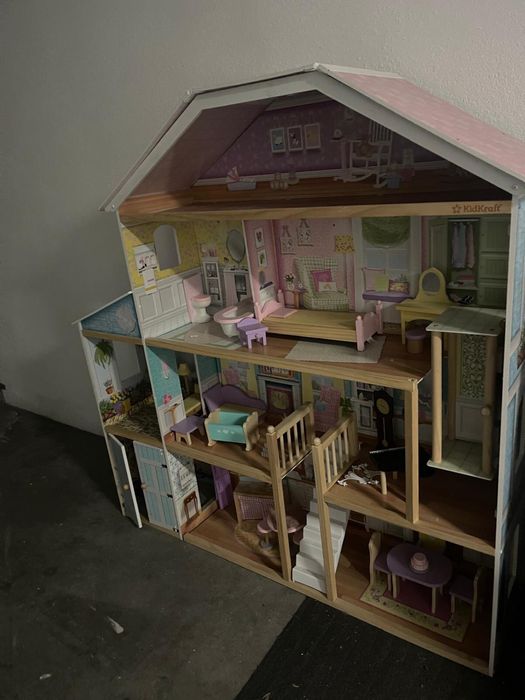 Vendo Casa de Bonecas