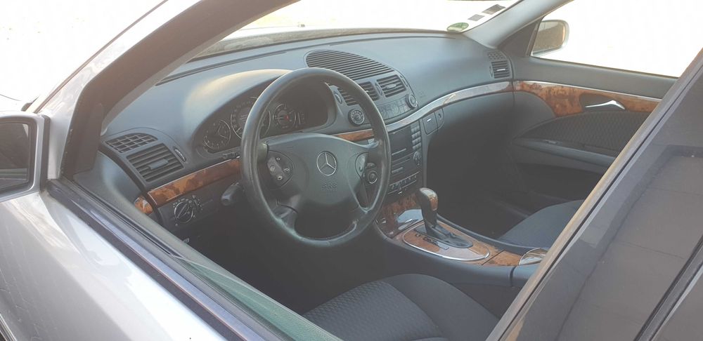 Mercedes w 211 OM647 2,7 cdi wszystkie części Silnik blacha środek