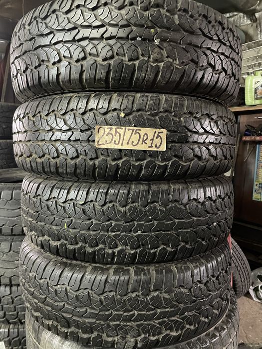 Шини Р 15 235/75,  болото,М/Т ,комплекти,пари.