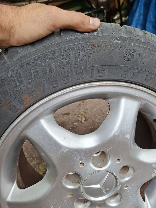 Jantes Mercedes com pneus