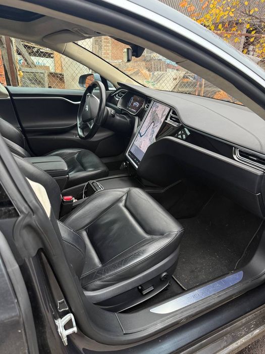 Тесла модел S довгострокова оренда