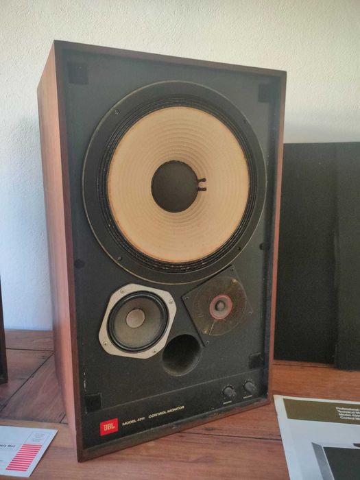 JBL 4311 - Colunas Monitor
