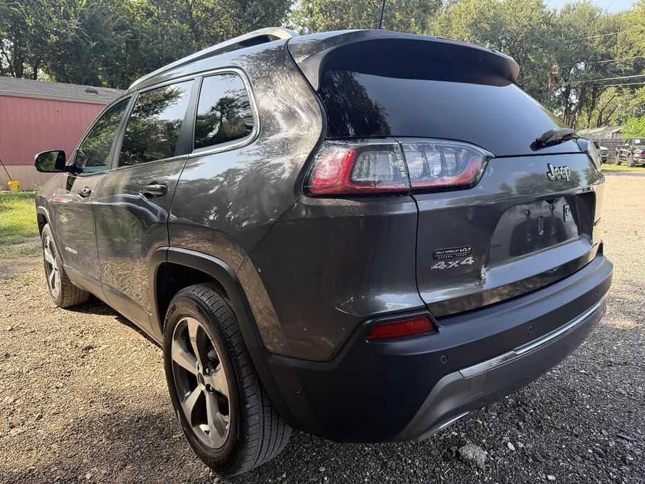 Jeep Cherokee      2020