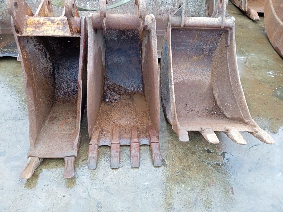 Vende-se baldes de máquinas vários tamanhos e modelos