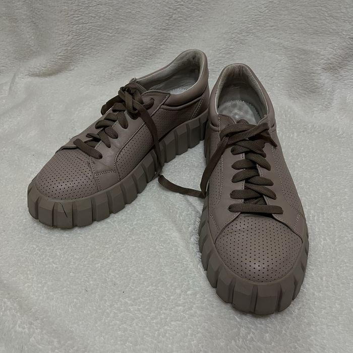 Ботинки жіночі перфоровані