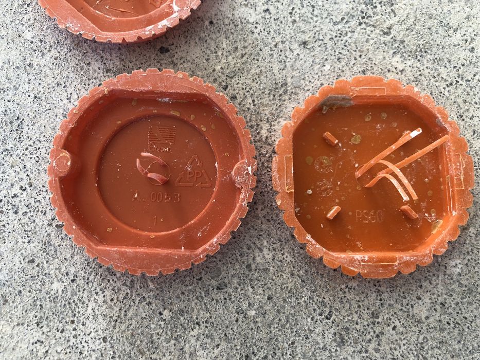 Simet PS60 pokrywa zaślepka dekielek puszki elektrycznej 215 sztuk