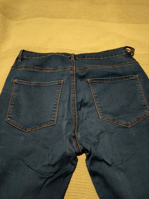 Dżinsy Bershka rozm 42-44