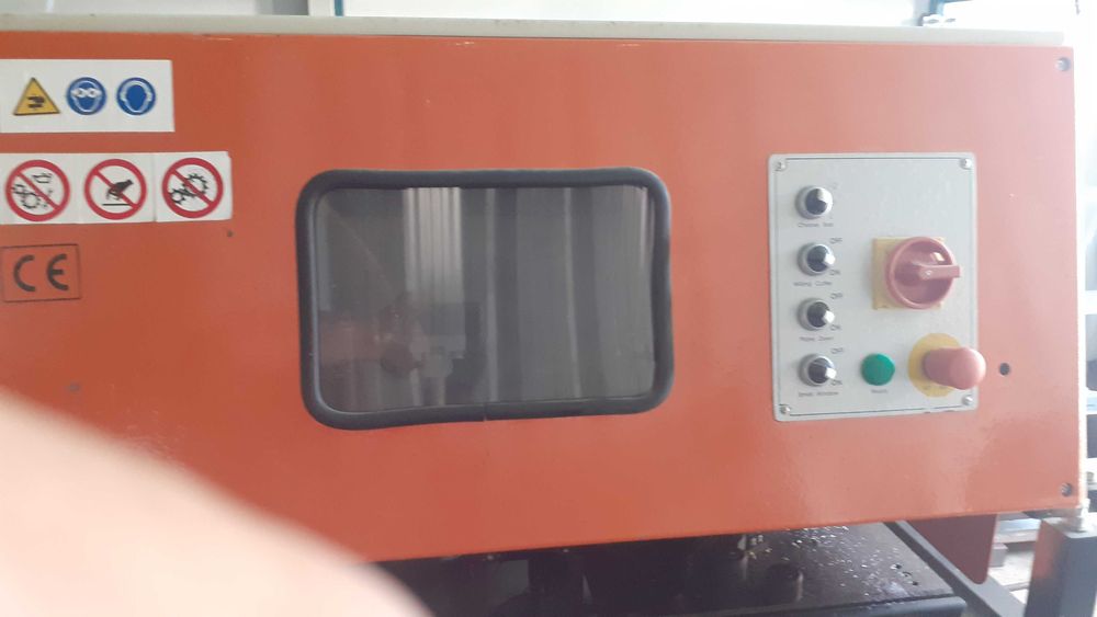 Maquina para limpeza de esquadrias de Pvc