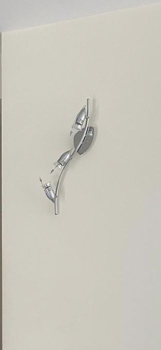 Żyrandol lampa kinkiet w kolorze srebrnym różne rodzaje