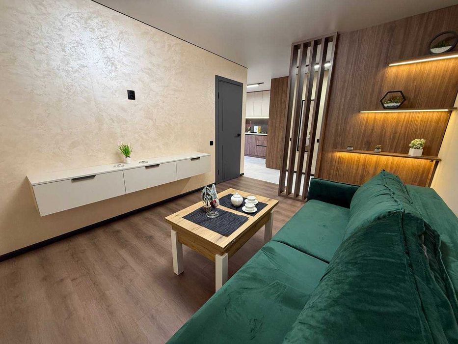 Пров.Тарнавського, сучасний ремонт. Кухня-студія + спальня.