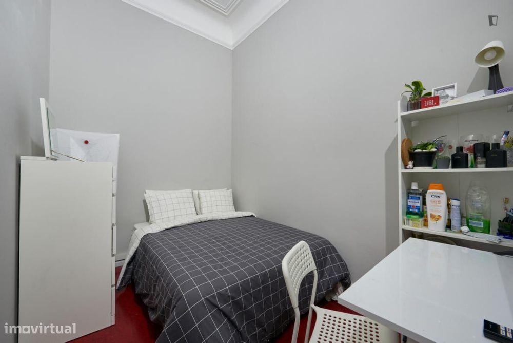 Quarto - localizado em Entrecampos Lisbon