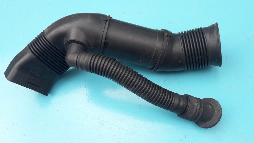 ВОЗДУШНЫЙ патрубок BMWE 39 3.0D 7786221