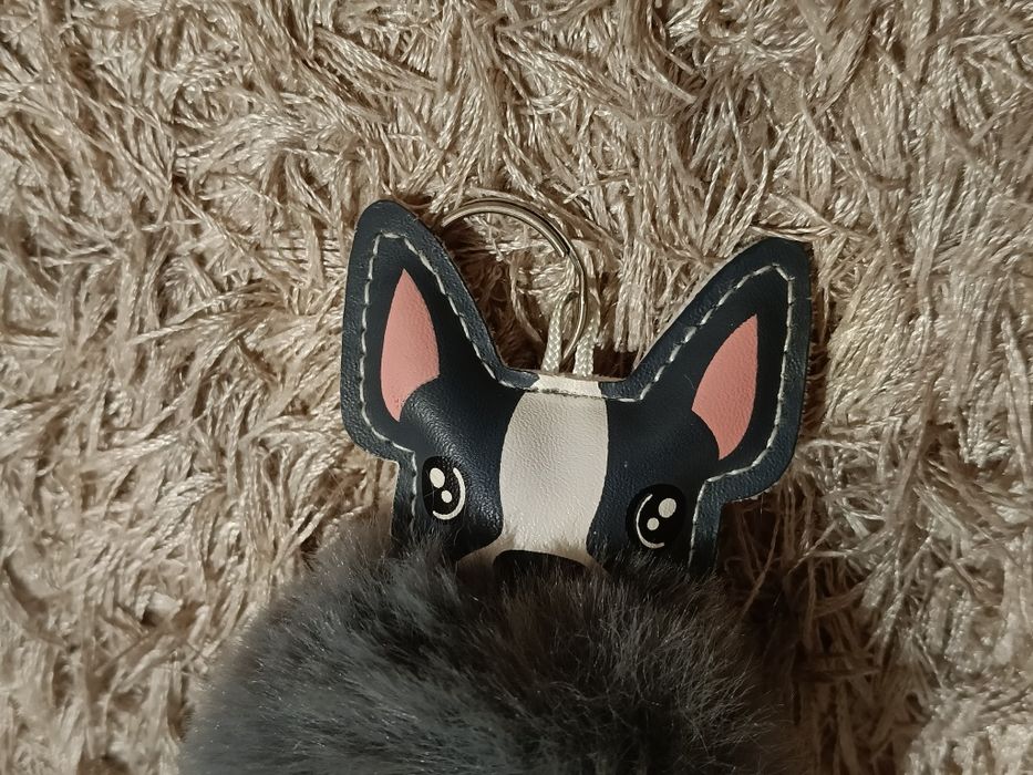 Breloczek pompon pies