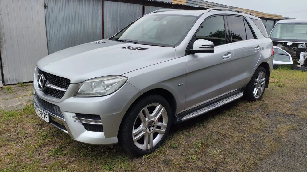 Mercedes-Benz ML Pakiet AMG Niski przebieg Zarejestrowany Anglik