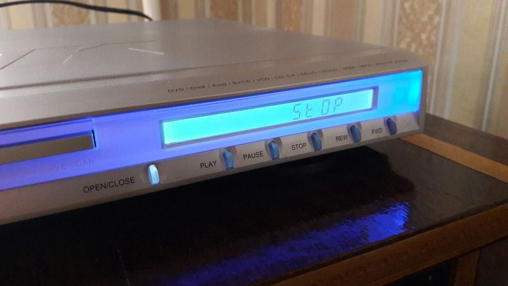 DVD плеєр BBK DV721SI програвач компакт дисків