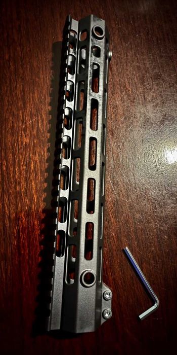 Цівка AR-15  M-Lok + Пікатінні, QD Чорна – НОВА!