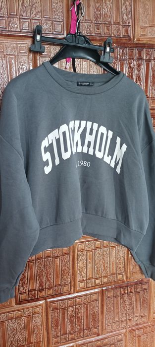 Bluza  młodzieżowa rozmiar L  Stradivarius