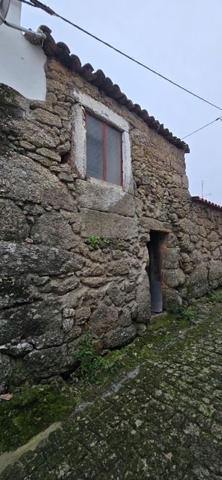 Casa r/c e 1° andar em Orca