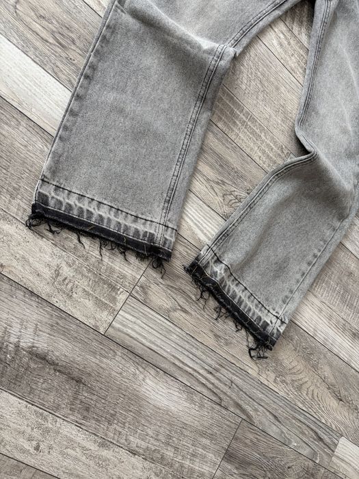 Flared Jeans.
