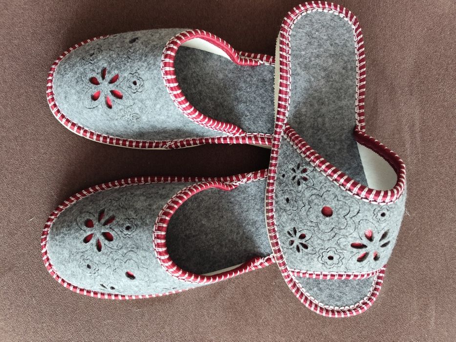 Nowe damskie pantofle 40 filcowe kapcie góralskie szare filc 41