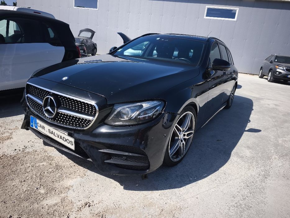 Mercedes  E 220 sinistrado