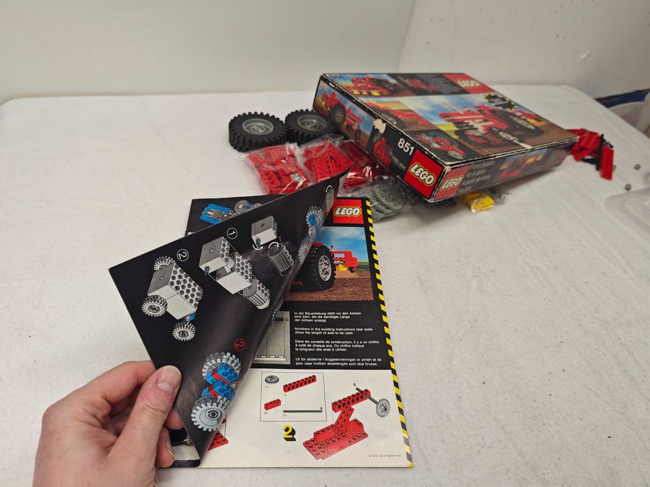 Lego Technic 851 "Tractor"; 1977; [130]