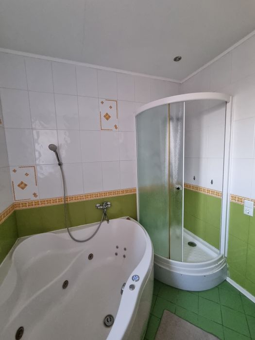 3комн квартира, Ахматовой 13, видовая, с мебелью