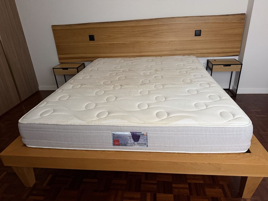 Quarto completo em madeira