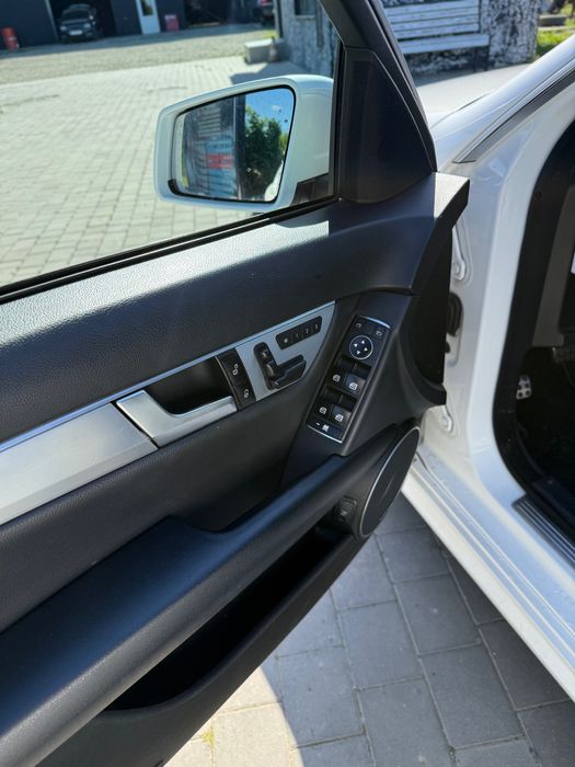 Mercedes-Benz C300 W204 2013