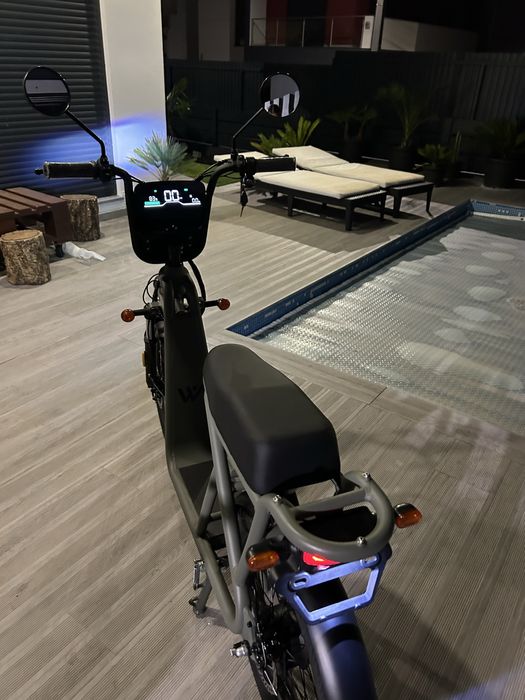 Bicicleta Elétrica com motor + cesto + capacete + cadeado