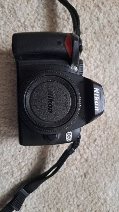 NIKON D60 body...