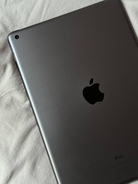 Appl IPad  9th Gen  256GB  wi- fi   10.2 Space Grey